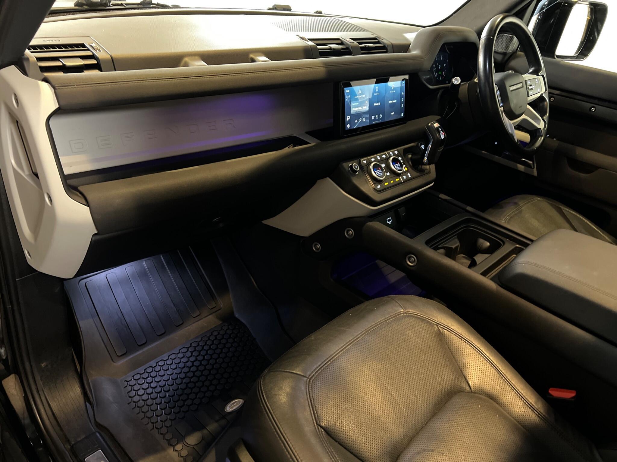 Land Rover Defender 110